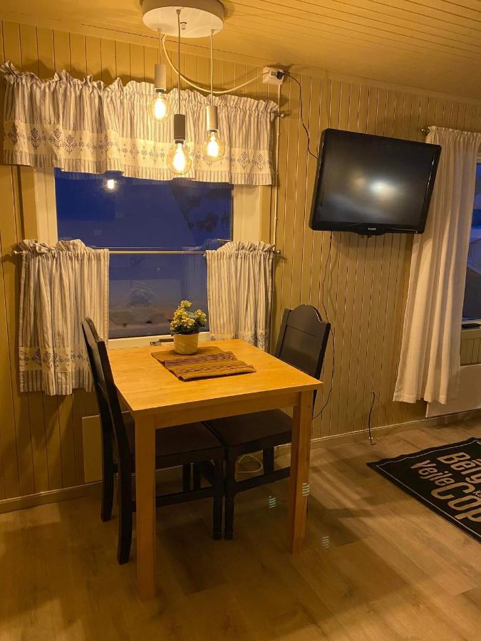 Koselig Studioleilighet I Svolvaer - Lofoten Ved Svolvaergeita, Djevelporten Екстер'єр фото